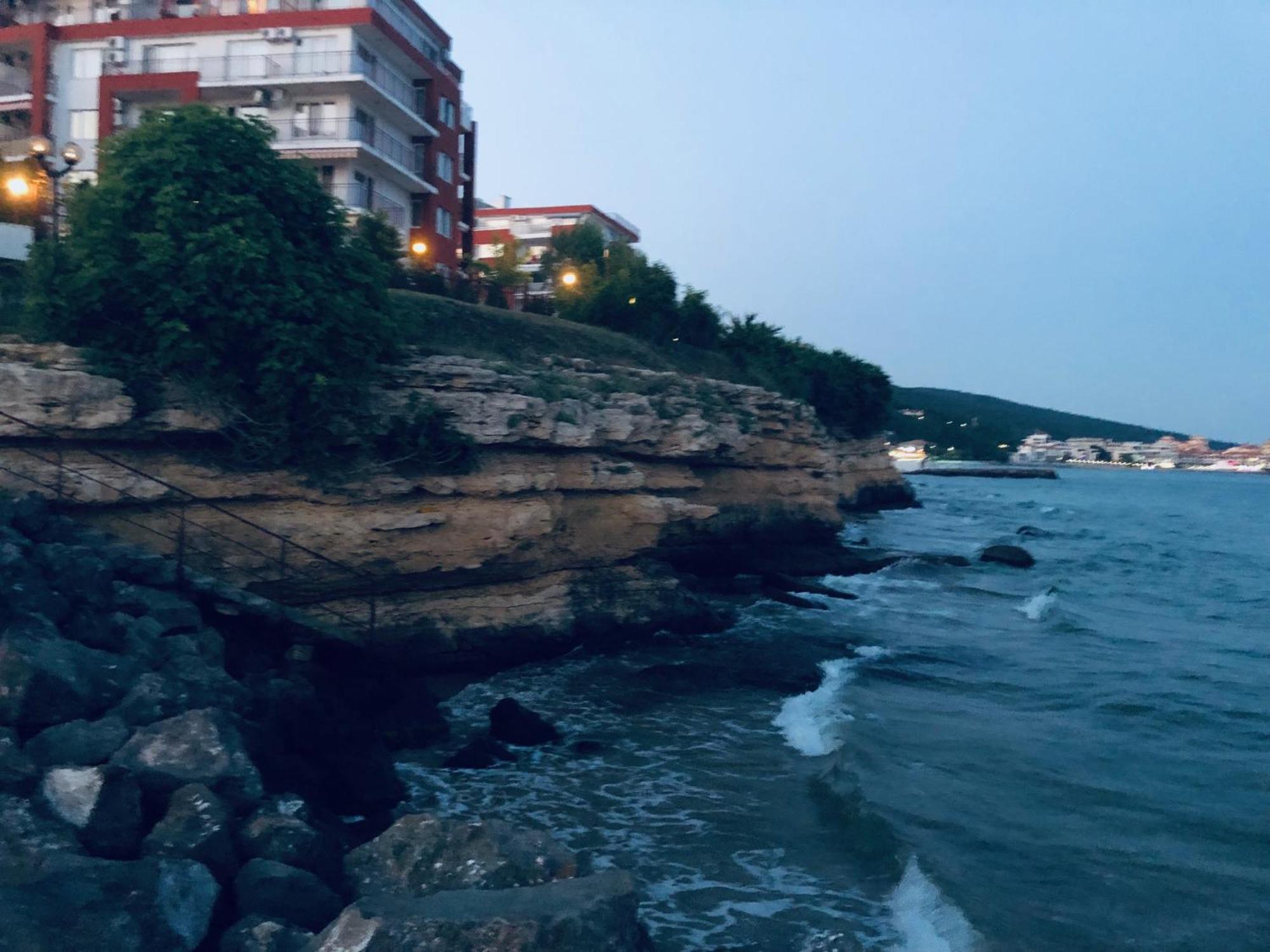 Beautiful Apartment Right By The Sea, Sveti Vlas Exterior photo